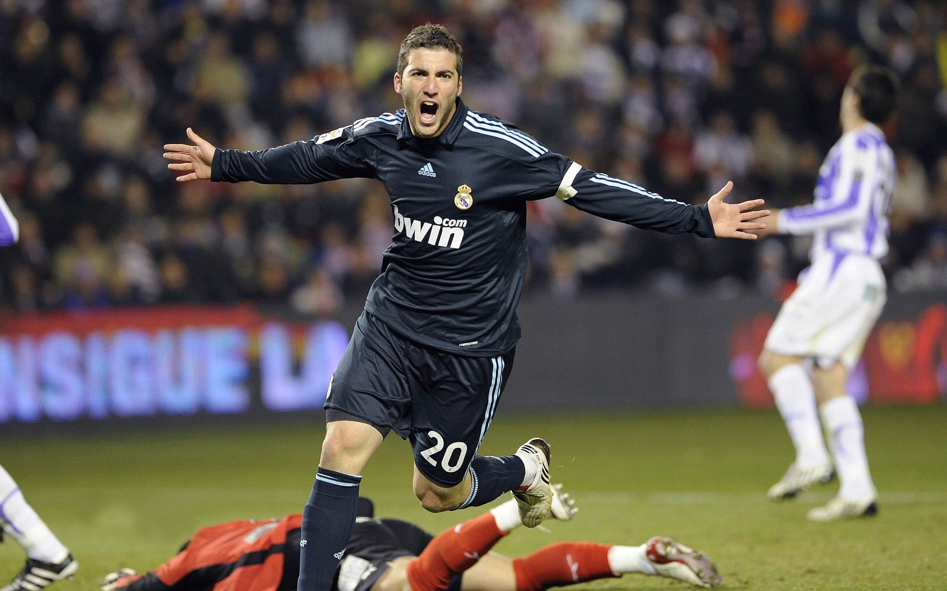 开云体育app网页版安全-法甲巅峰对攻：攻守之中见真章，法甲实力