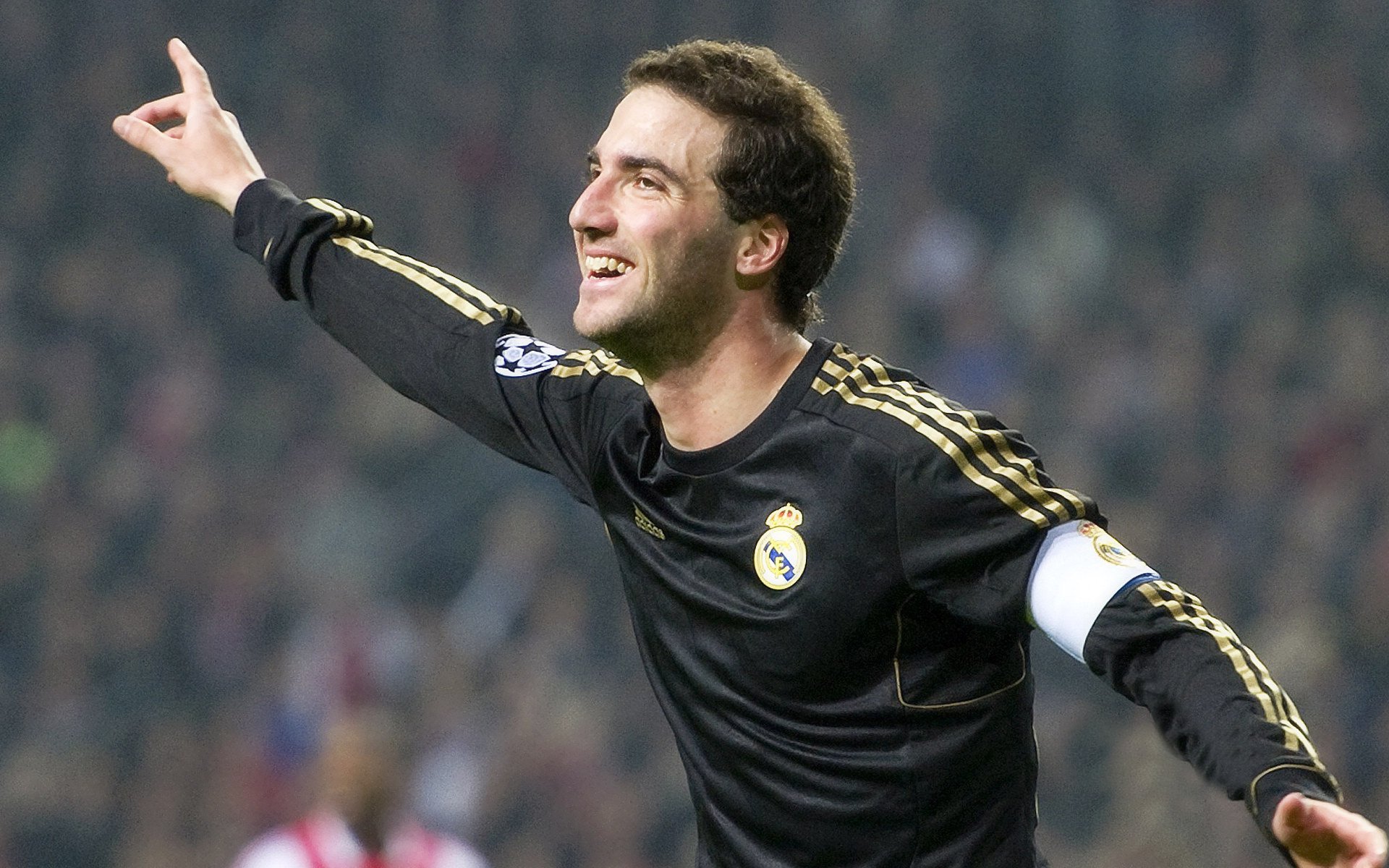 开云体育网站入口-西甲逆转奇迹：坚韧不拔的精神在场上闪耀，西甲冠军悬念